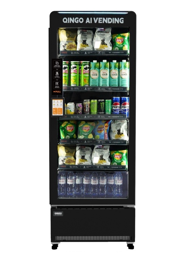 Qingo King 509 AI smart cooler stocked with drinks and snacks